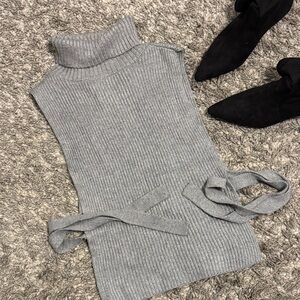 H&M Light Gray turtleneck Sweater Vest